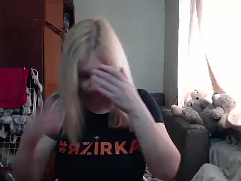 Snapshot of BustyBlond chatting on March 14, 9:57 am BustyBlond online show from March 14, 9:57 am