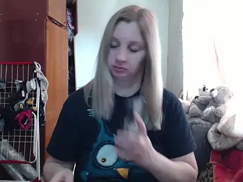 Snapshot of BustyBlond chatting on March 23, 8:15 am BustyBlond online show from March 23, 8:15 am