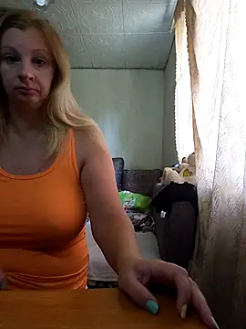 Snapshot of BustyBlond chatting on September 24, 8:28 am BustyBlond online show from September 24, 8:28 am
