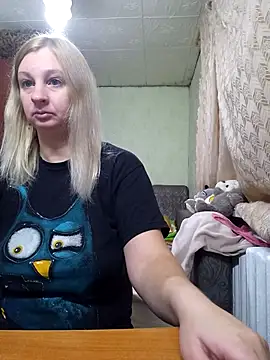 Snapshot of BustyBlond chatting on November 12, 5:13 pm BustyBlond online show from November 12, 5:13 pm