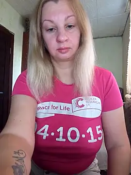 Snapshot of BustyBlond chatting on November 14, 5:06 am BustyBlond online show from November 14, 5:06 am