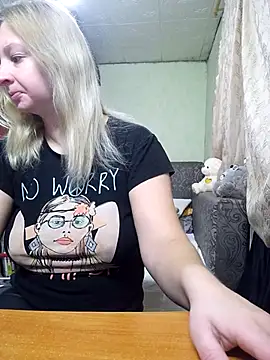 Snapshot of BustyBlond chatting on November 25, 4:45 am BustyBlond online show from November 25, 4:45 am