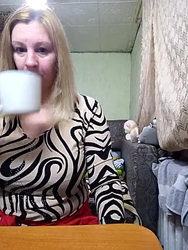 BustyBlond online show from February 5, 4:39 am