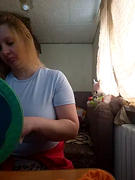 BustyBlond online show from April 28, 4:39 am