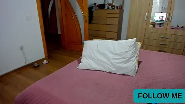 wildalissa online show from May 12, 7:55 pm