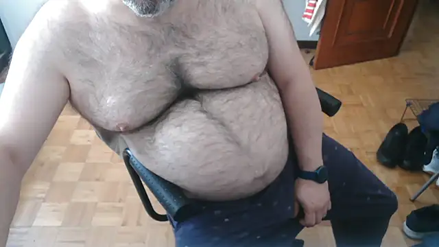 Snapshot of mikeyhotbear chatting on June 10, 9:19 am mikeyhotbear online show from June 10, 9:19 am