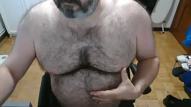 mikeyhotbear online show from July 14, 5:12 am