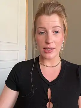 FoxyFrenchy online show from September 30, 3:06 pm