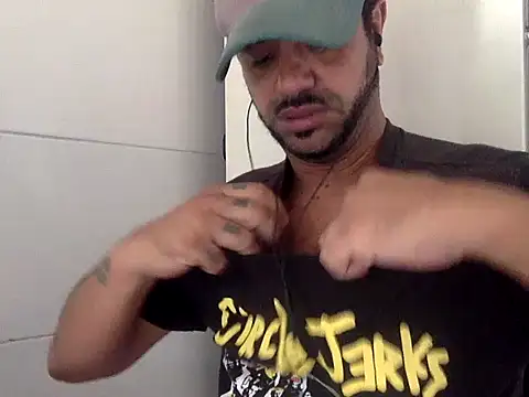 SMOKERBEASTBR online show from February 26, 8:08 pm