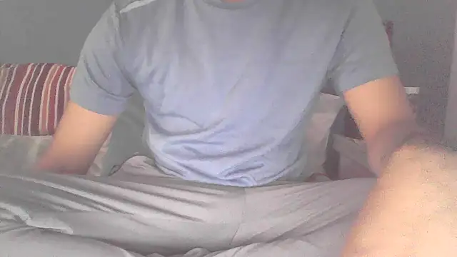 Snapshot of Elixire1 chatting on February 23, 11:44 am Elixire1 online show from February 23, 11:44 am