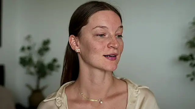 Special    online show from February 11, 2:05 am