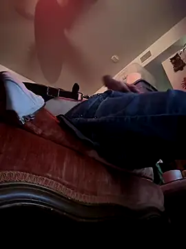 Snapshot of htk1975 chatting on December 15, 10:47 pm htk1975 online show from December 15, 10:47 pm