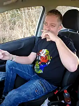 Snapshot of Trucker_Hunter chatting on January 28, 9:51 am Trucker Hunter online show from January 28, 9:51 am