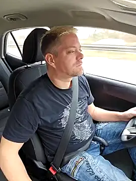 Snapshot of Trucker_Hunter chatting on March 2, 12:11 pm Trucker Hunter online show from March 2, 12:11 pm