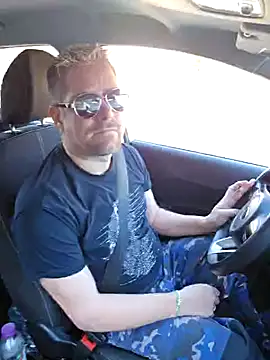 Snapshot of Trucker_Hunter chatting on March 18, 8:58 am Trucker Hunter online show from March 18, 8:58 am