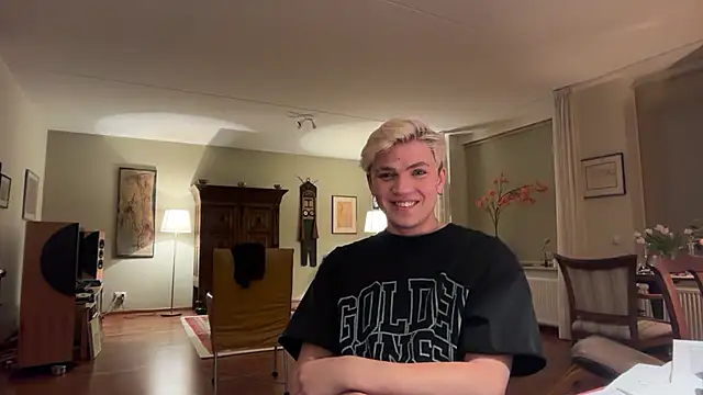 Snapshot of Justin_Horn chatting on March 16, 1:11 am Justin Horn online show from March 16, 1:11 am