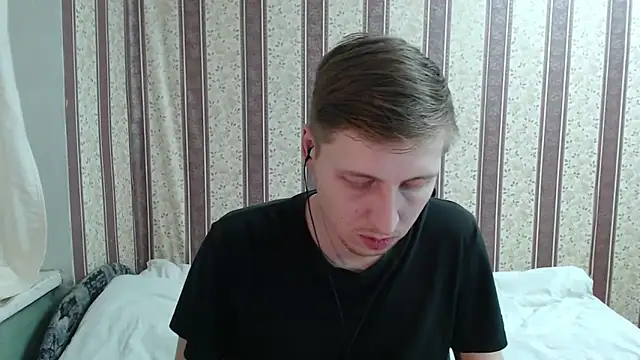 darienlarge online show from March 16, 4:45 pm