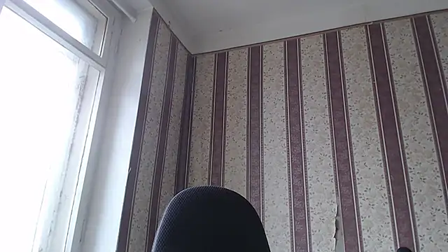 darienlarge online show from March 17, 2:34 pm