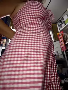 Snapshot of sammyqueenx21 chatting on May 11, 2:45 pm sammyqueenx21 online show from May 11, 2:45 pm