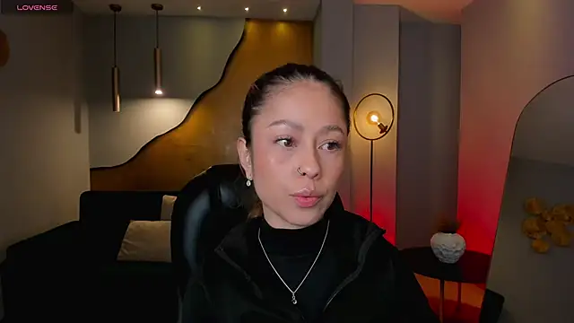 Snapshot of ErikaBenz_ chatting on February 10, 11:04 am ErikaBenz online show from February 10, 11:04 am