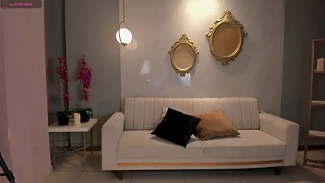 Snapshot of ErikaBenz_ chatting on October 8, 12:36 pm ErikaBenz online show from October 8, 12:36 pm