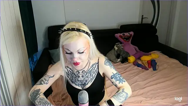 HelenGoat online show from November 3, 8:37 am