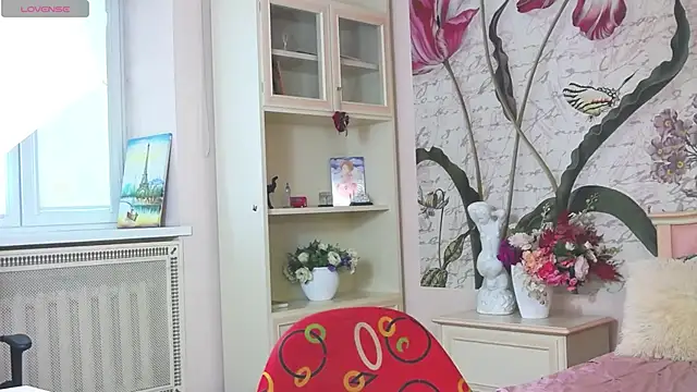 Snapshot of AliciaBow chatting on March 9, 2:43 pm AliciaBow online show from March 9, 2:43 pm