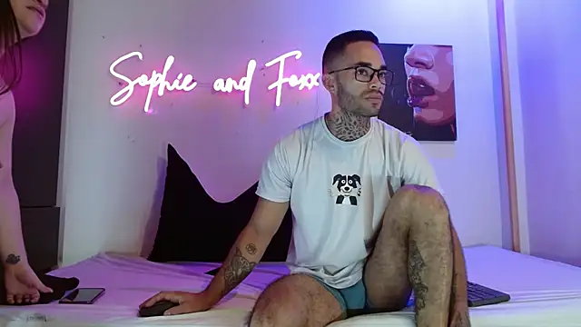 Snapshot of SophieFoxx17 chatting on July 2, 12:00 pm SophieFoxx17 online show from July 2, 12:00 pm