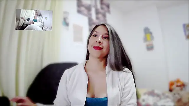 Snapshot of malishka18 chatting on January 2, 2:00 am malishka18 online show from January 2, 2:00 am