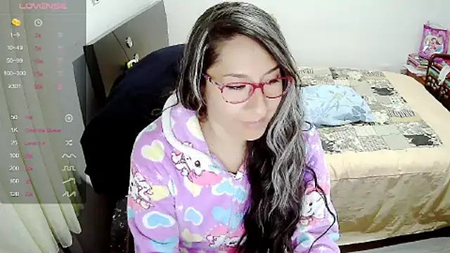 Snapshot of malishka18 chatting on January 14, 4:47 am malishka18 online show from January 14, 4:47 am