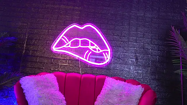 ScarlettQuate online show from December 4, 5:55 pm