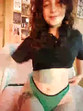 Snapshot of _Laary chatting on December 15, 9:09 pm Laary online show from December 15, 9:09 pm