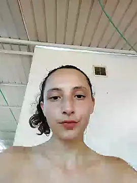 Snapshot of _Laary chatting on December 31, 8:23 pm Laary online show from December 31, 8:23 pm