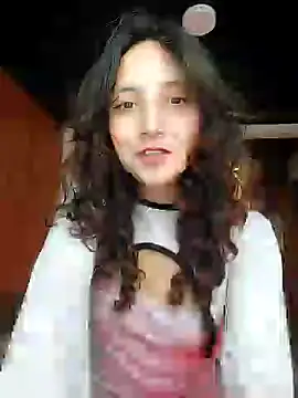 Snapshot of _Laary chatting on January 13, 8:04 pm Laary online show from January 13, 8:04 pm