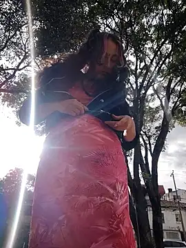 Snapshot of _Laary chatting on October 19, 9:04 pm Laary online show from October 19, 9:04 pm