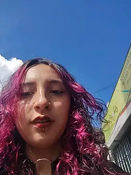 Snapshot of _Laary chatting on November 23, 7:35 pm Laary online show from November 23, 7:35 pm