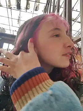 Snapshot of _Laary chatting on December 16, 8:03 pm Laary online show from December 16, 8:03 pm