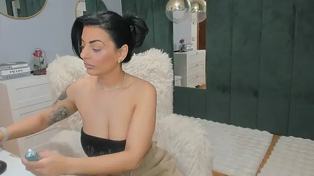 ElisaBaxter online show from January 15, 4:17 am