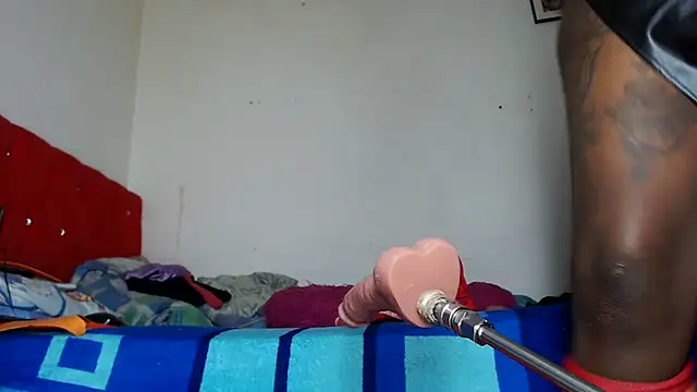 Snapshot of Devill_x chatting on June 23, 1:31 pm Devill x online show from June 23, 1:31 pm