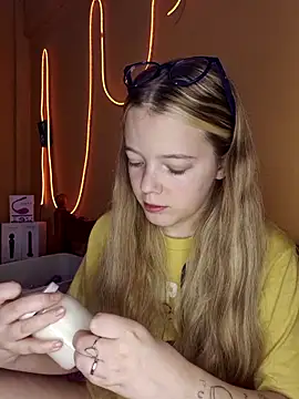 -veranito- online show from March 17, 3:03 am