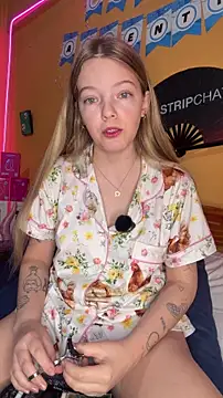 -veranito- online show from June 14, 3:08 am