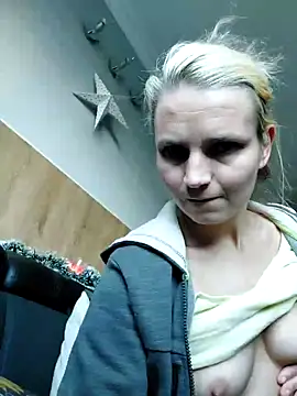 Snapshot of AnnualSunrise chatting on December 1, 5:35 pm AnnualSunrise online show from December 1, 5:35 pm