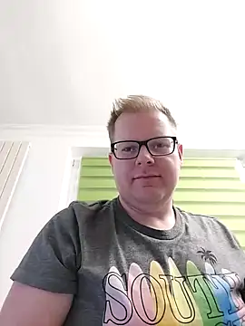 Snapshot of AnnualSunrise chatting on January 2, 7:51 pm AnnualSunrise online show from January 2, 7:51 pm