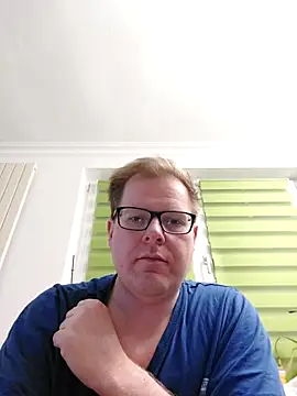 Snapshot of AnnualSunrise chatting on February 9, 7:52 pm AnnualSunrise online show from February 9, 7:52 pm