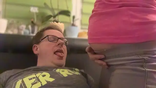 Snapshot of AnnualSunrise chatting on February 10, 7:49 pm AnnualSunrise online show from February 10, 7:49 pm