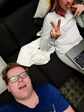 Snapshot of AnnualSunrise chatting on February 27, 8:09 pm AnnualSunrise online show from February 27, 8:09 pm