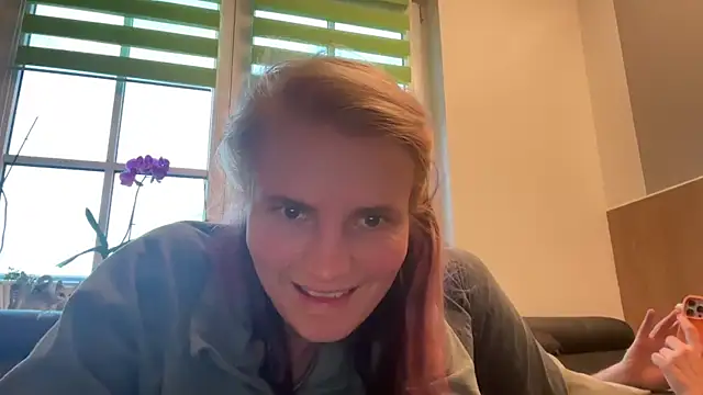 Snapshot of AnnualSunrise chatting on March 1, 6:11 pm AnnualSunrise online show from March 1, 6:11 pm