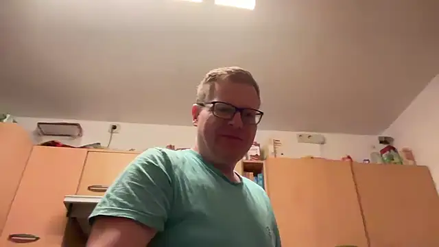 Snapshot of AnnualSunrise chatting on March 18, 6:04 pm AnnualSunrise online show from March 18, 6:04 pm