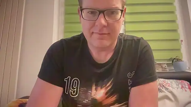 Snapshot of AnnualSunrise chatting on September 17, 7:37 pm AnnualSunrise online show from September 17, 7:37 pm