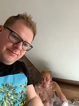 Snapshot of AnnualSunrise chatting on October 14, 12:50 pm AnnualSunrise online show from October 14, 12:50 pm